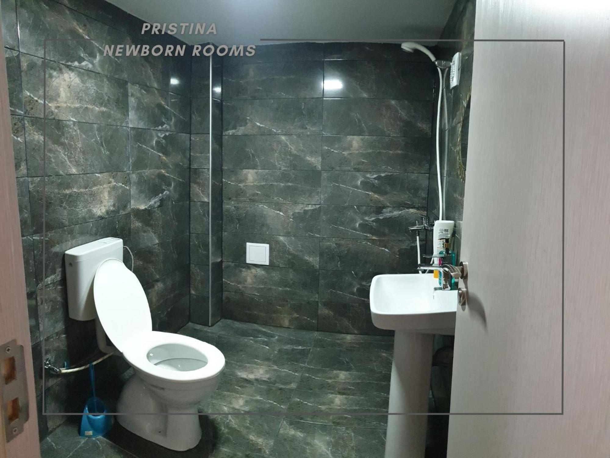 Pristina Newborn Rooms Esterno foto